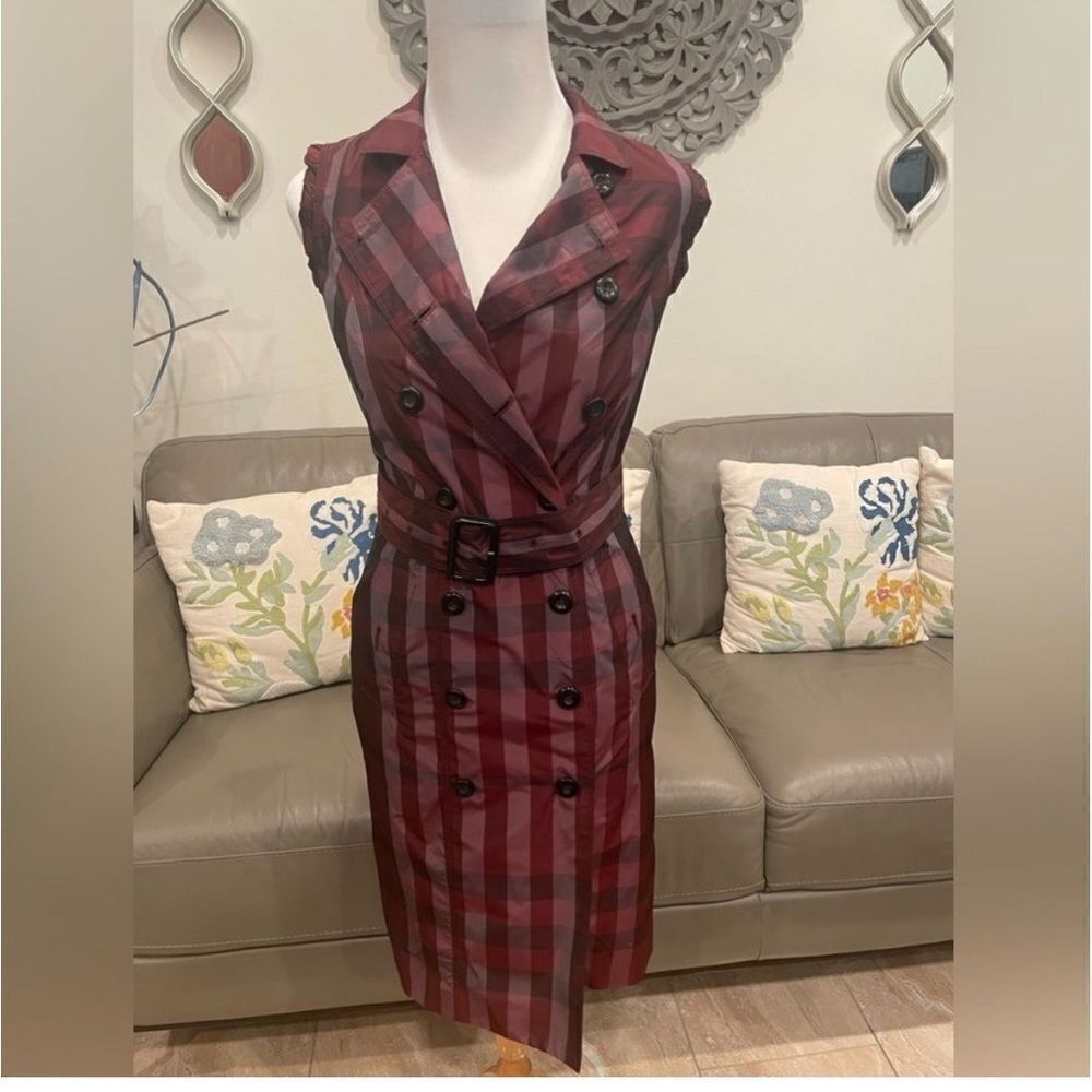 Burberry London Sleeveless Trench Jacket